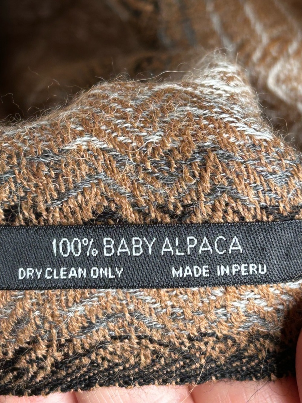 Peruvian 100% Baby Alpaca Oversized Shawl Wrap Scarf Soft Fringe Pashmina Style - Picture 9 of 15